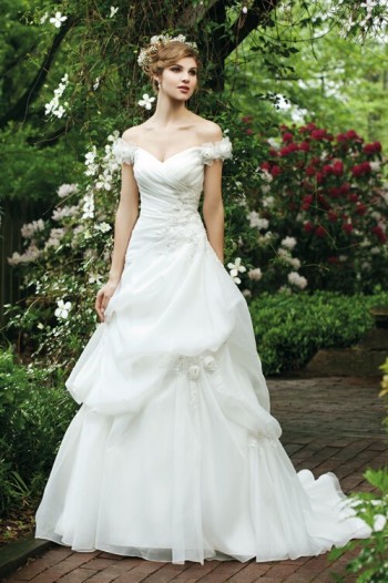 The front of the Aristata Wedding Dress